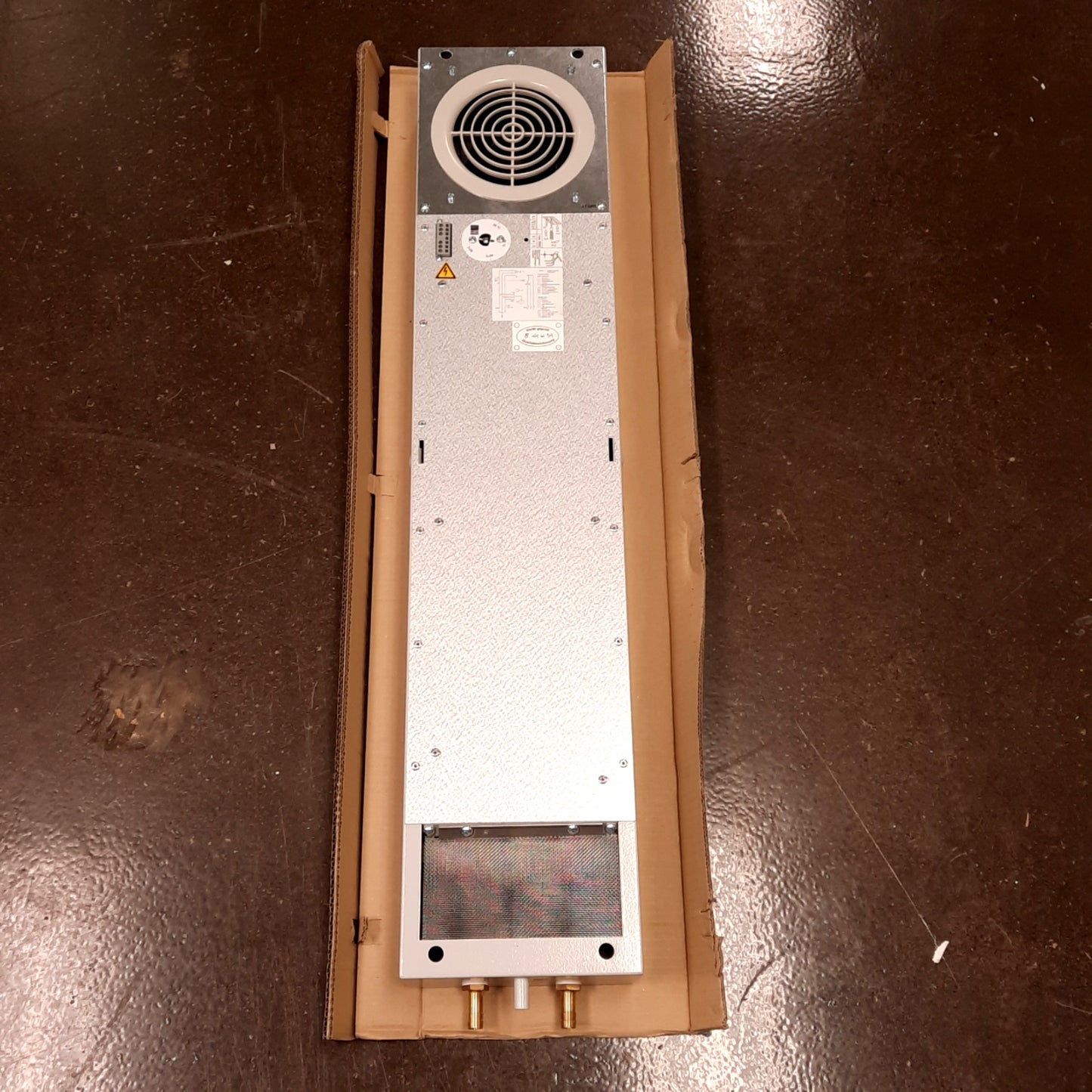 New Rittal SK 3215.100 Air/Water Heat Exchanger, 230VAC 4A. 14.5-145PSI, 1°C to 70°C