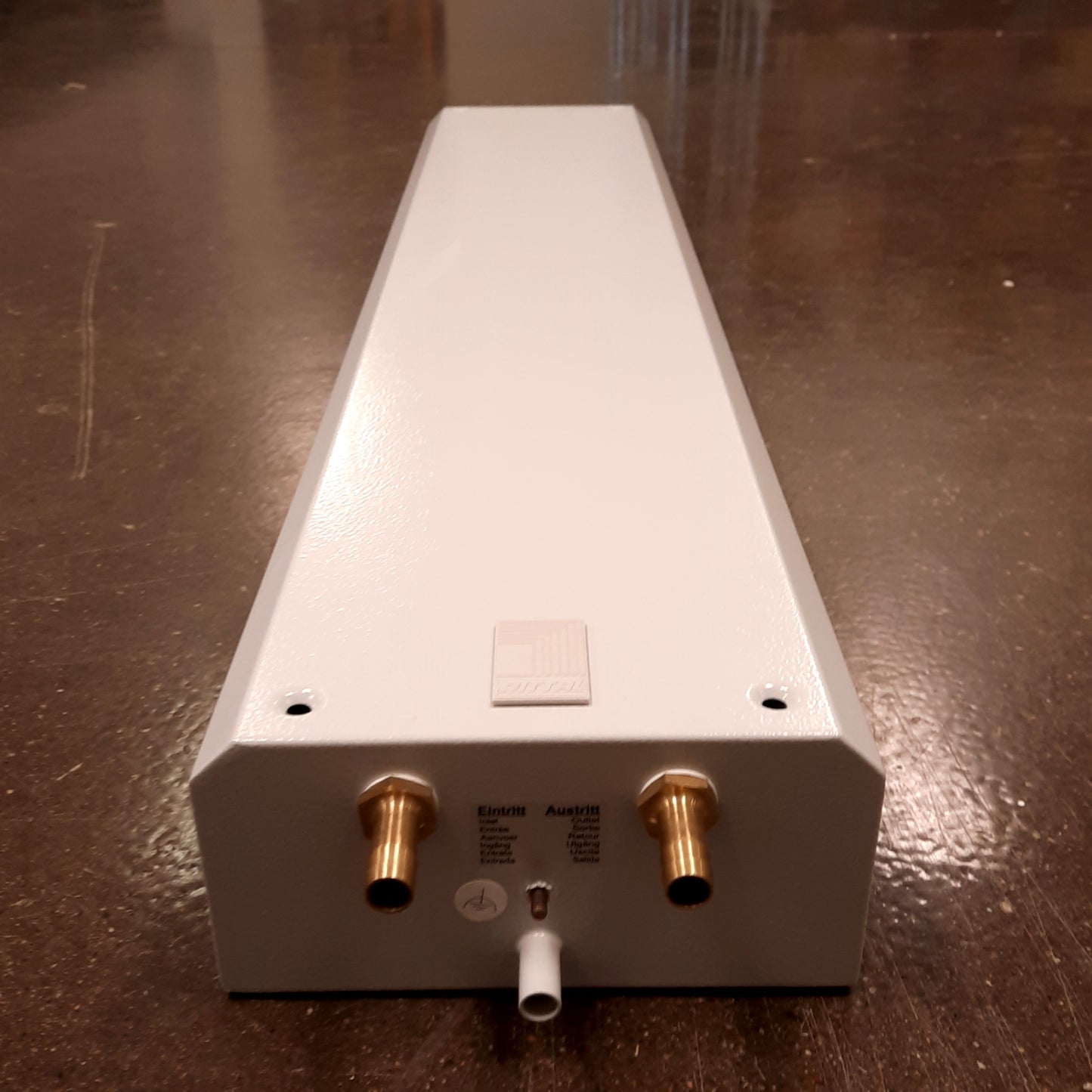 New Rittal SK 3215.100 Air/Water Heat Exchanger, 230VAC 4A. 14.5-145PSI, 1°C to 70°C