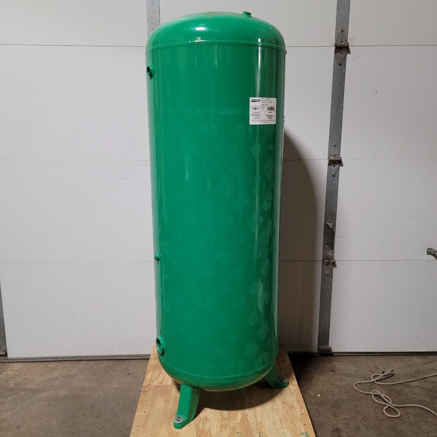 Used Speedaire 4KP88 Upright Steel Air Tank 120 Gallon, 200psi Max, 70"H x 24"W