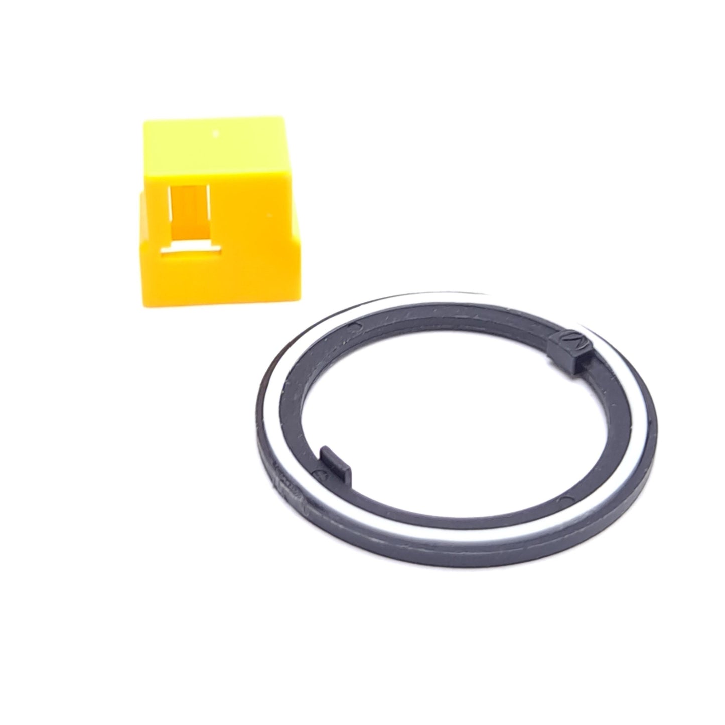 New Lot of 2 IDEC HW4B-M1F10-S Pushbutton, Momentary, 1 NO Contact, ø22mm Mounting