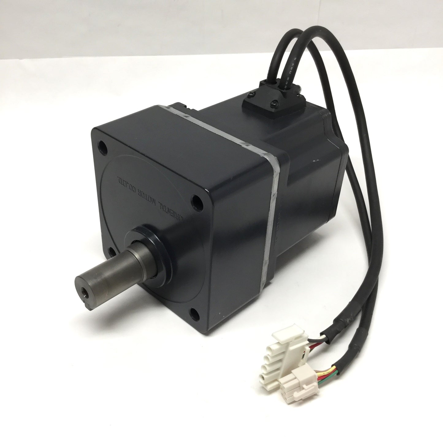 Used Oriental Vexta BLFM6200-GFS Brushless DC Motor 240V 200W w/ 10:1 Gearhead Box