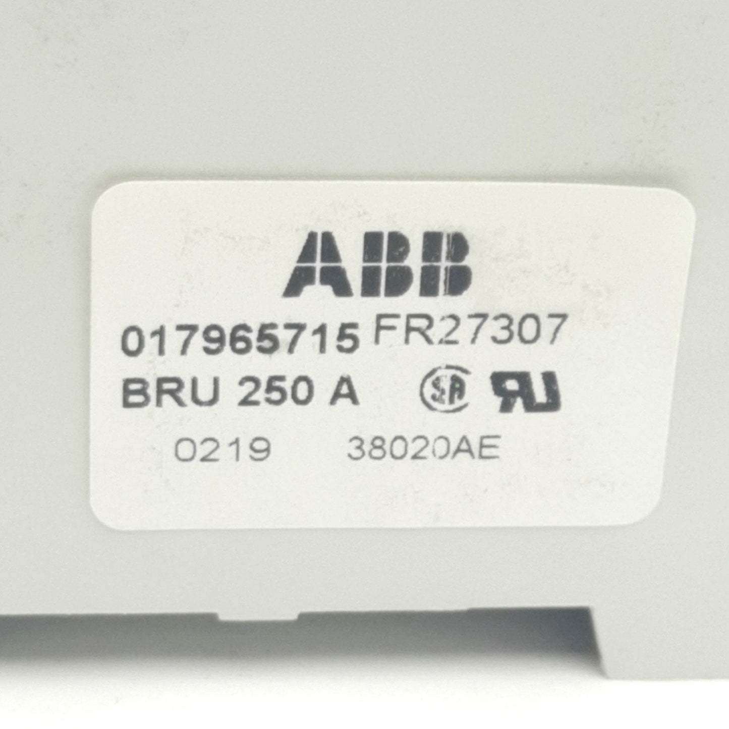 New – Open box ABB 017965715 BRU250a Distribution Block 600V 230A 1x11 (Line x Load)