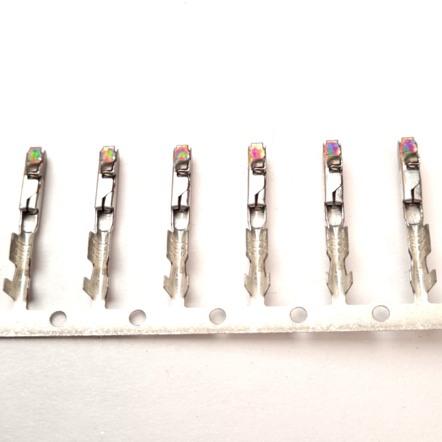 New Lot of 7000 Aptiv 35072396 Connectors, Crimp Style, 20 AWG, Silver Plated