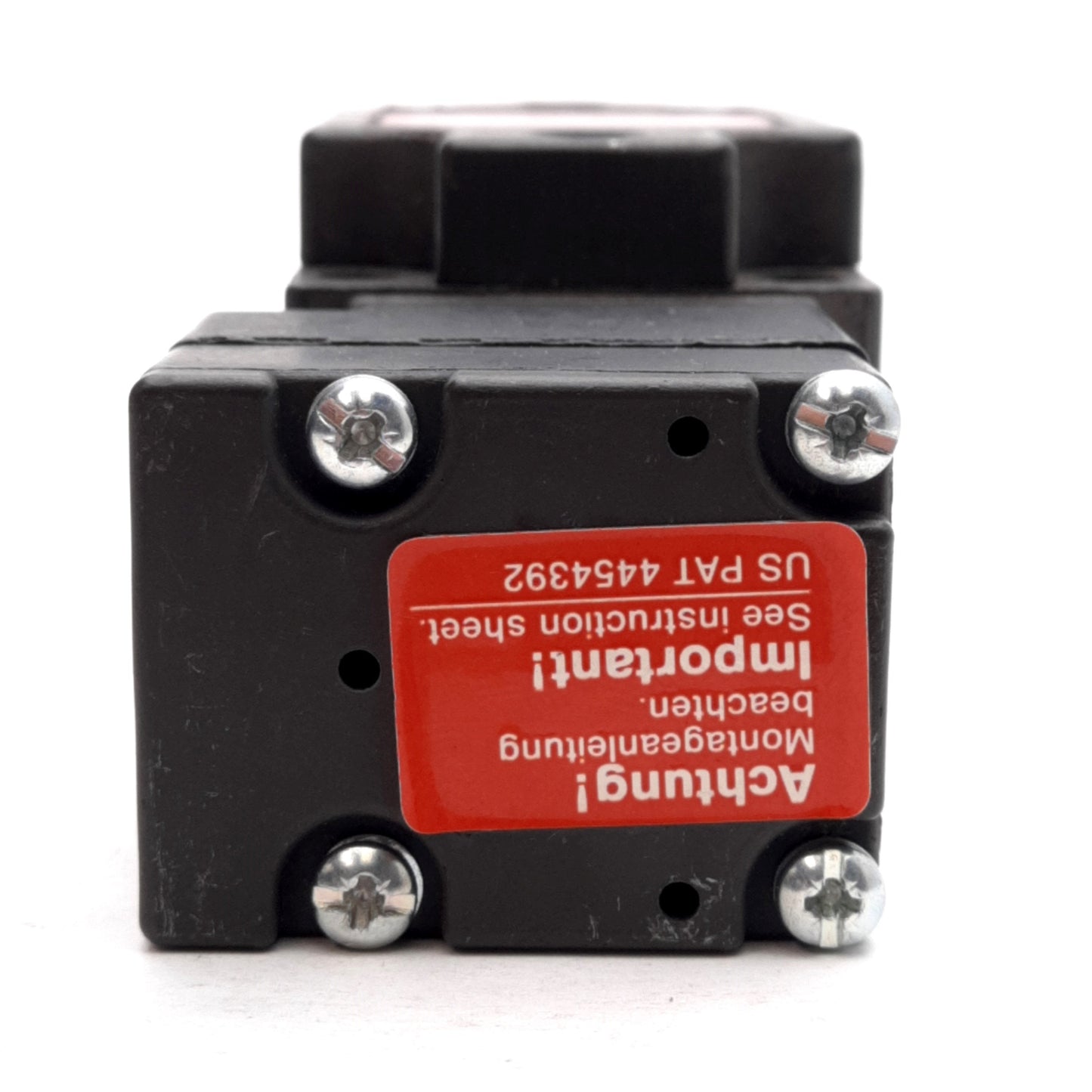 New – Open box Euchner NZ1VZ-528E Safety Switch, 230VAC/24VDC 6A, 1NO Contact, R1/2in *NO KEY*