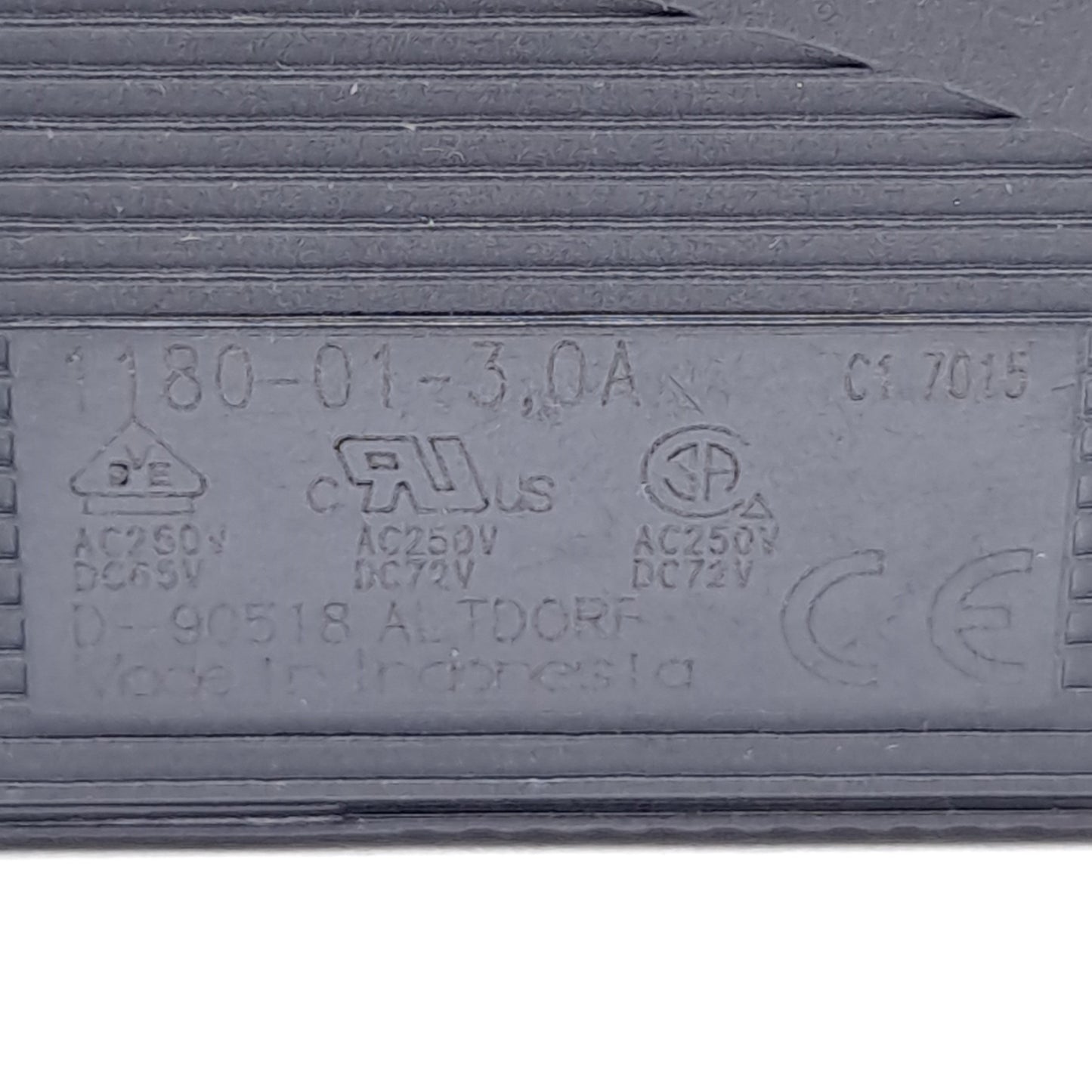 New – Open box E-T-A 1180-01-3A Circuit Breaker, 1-Pole, 3A, 250VAC/65VDC, 2-Blade Termination