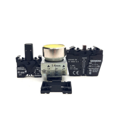 New – Open box SIEMENS 3SB3606-0AA31-0CC0 Push Button Switch, Yellow, 1NO + 1NC 400 VAC 10A