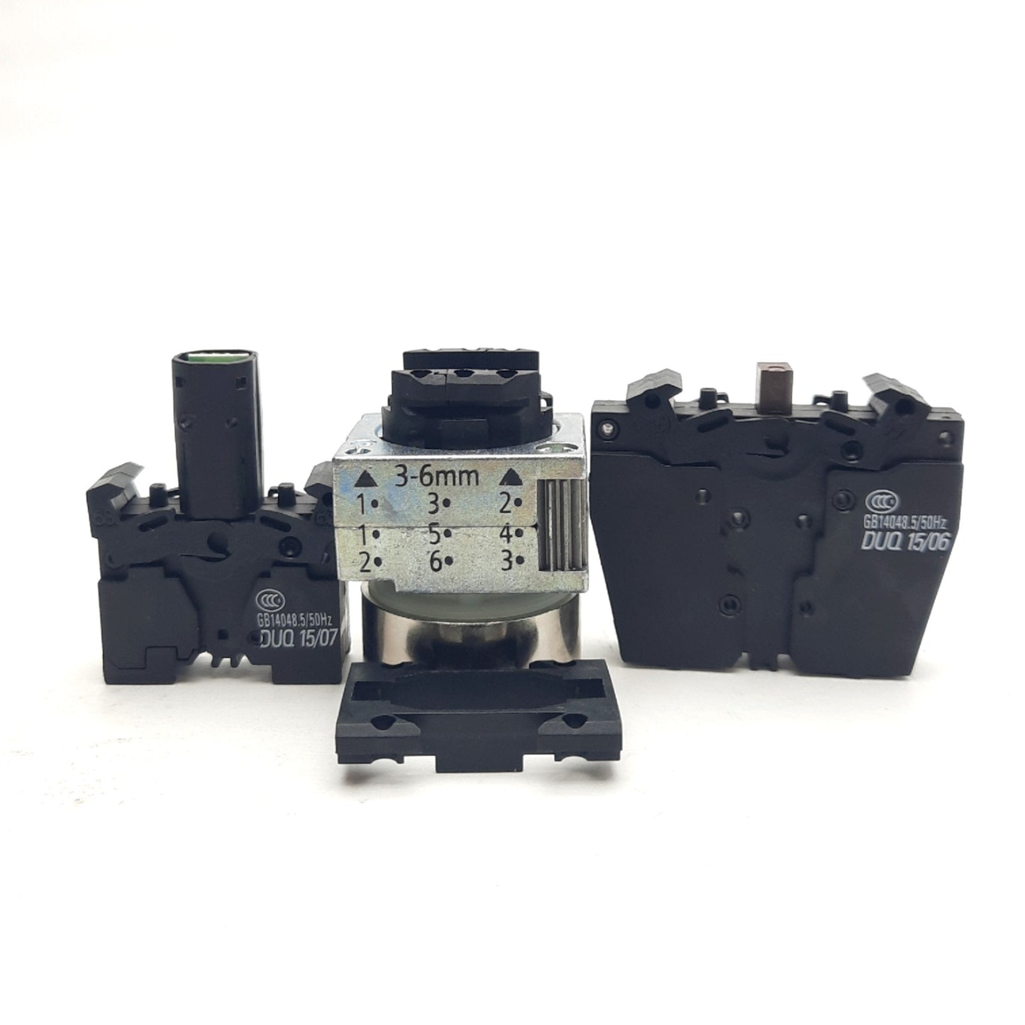 New – Open box SIEMENS 3SB3606-0AA31-0CC0 Push Button Switch, Yellow, 1NO + 1NC 400 VAC 10A