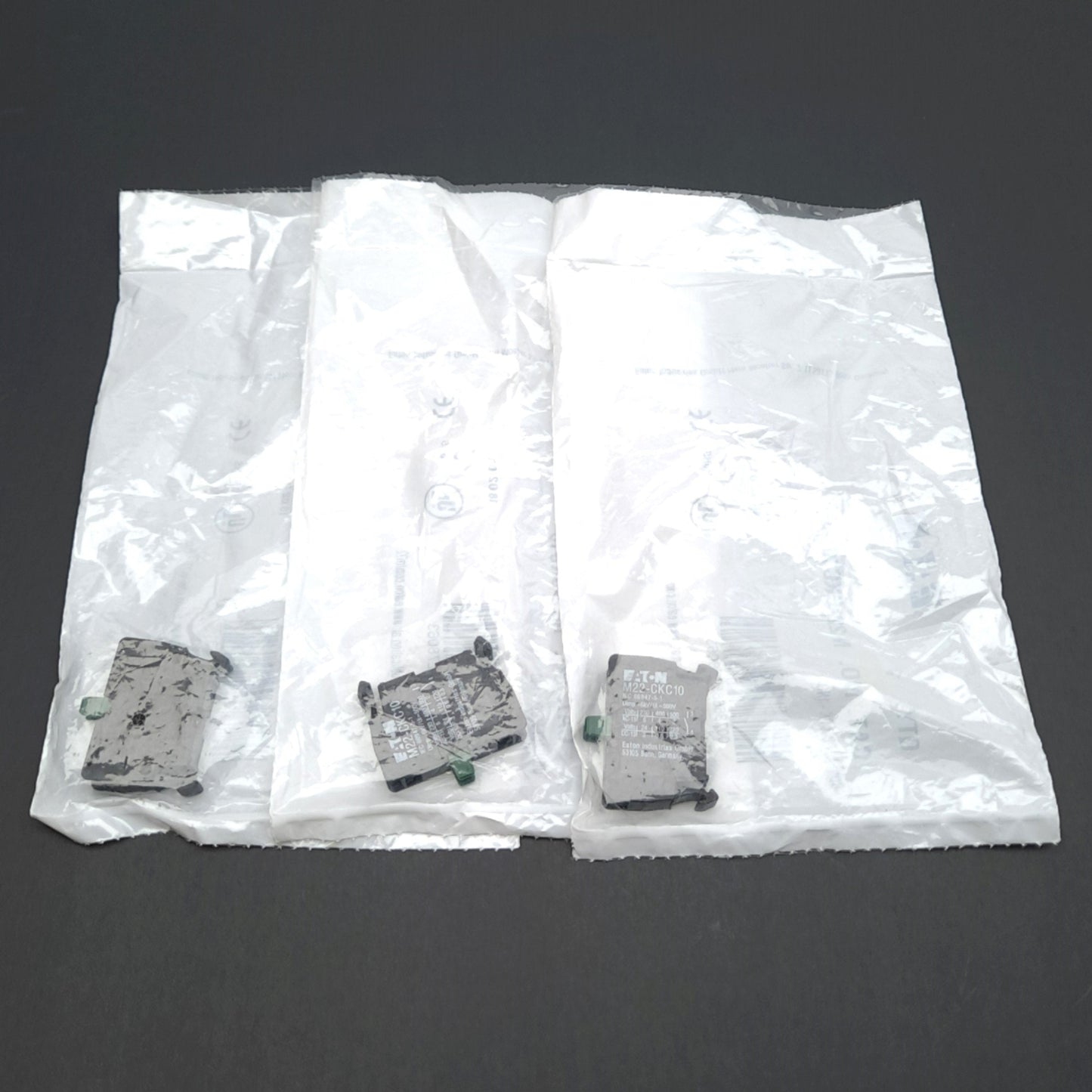 New – Open box Lot of 3 Eaton M22-CKC10 Pushbutton Contact Block, 1 NO, 22.5mm, Cage Clamp