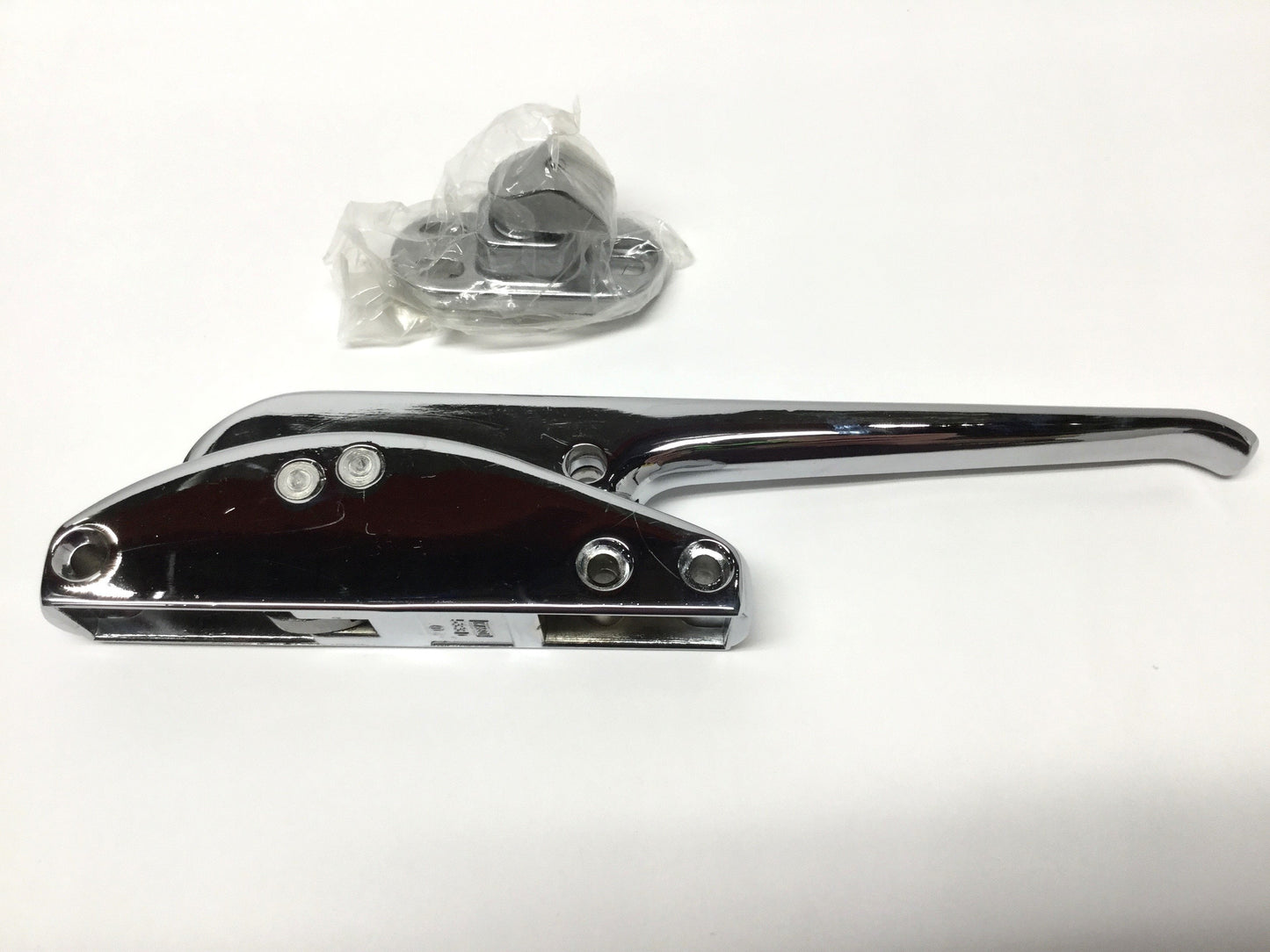 New – Open box Kason 533D Edgemount Mechanical Trigger-Action Latch, Polished Chrome w/Strike