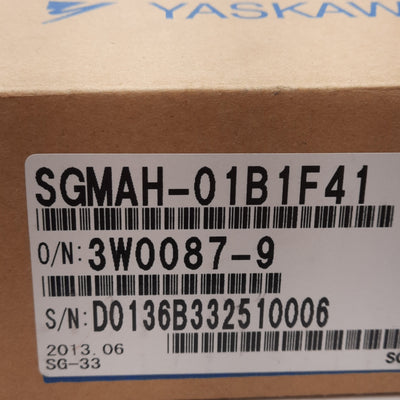 New Yaskawa SGMAH-01B1F41 Servo Motor 100VAC 2.4A 100W, 3000RPM, 0.318Nm, ø8mm Shaft