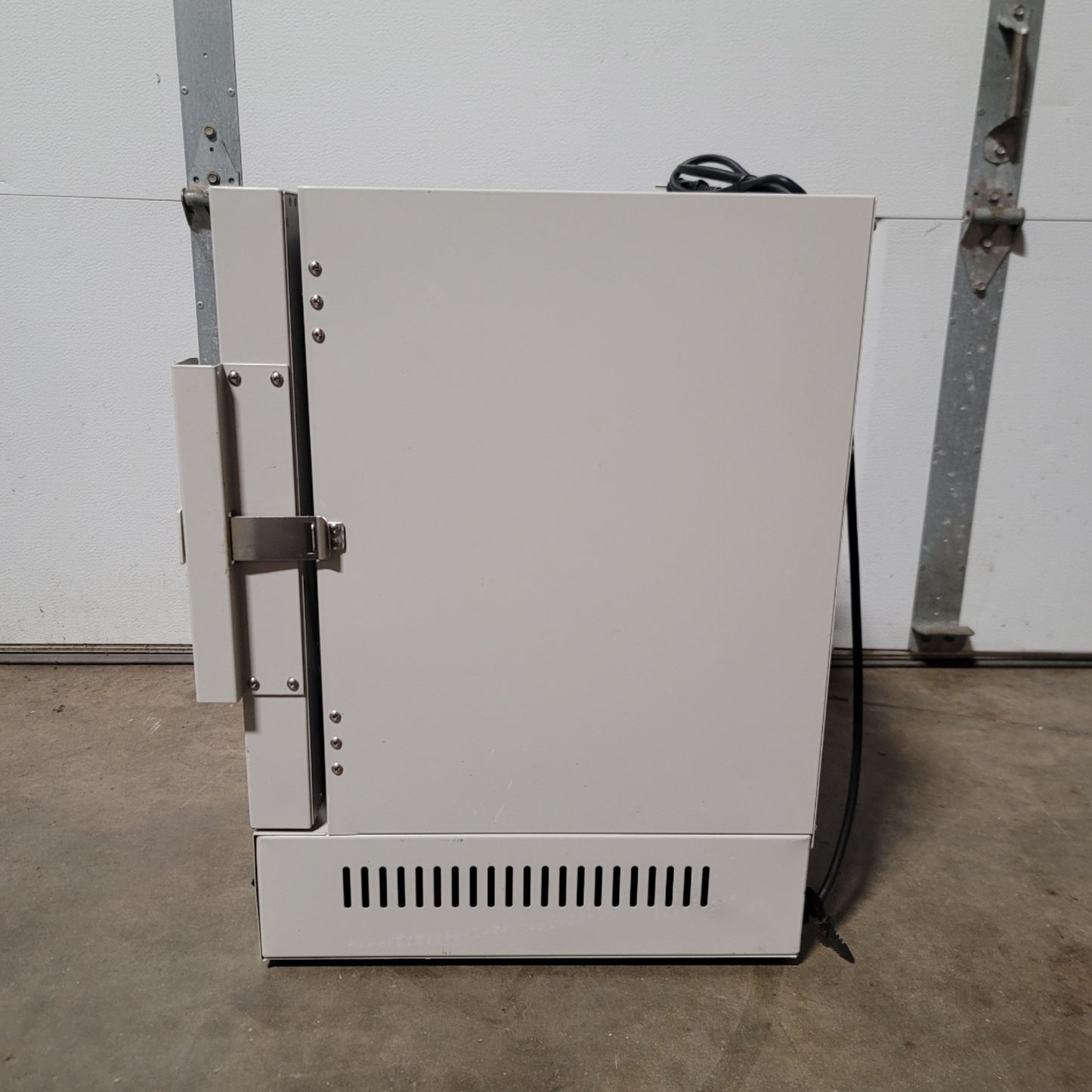 Used Yamato ADP-31 PID-Controlled Vacuum Drying Oven 1 Cu.Ft., 120VAC, 40-260°C
