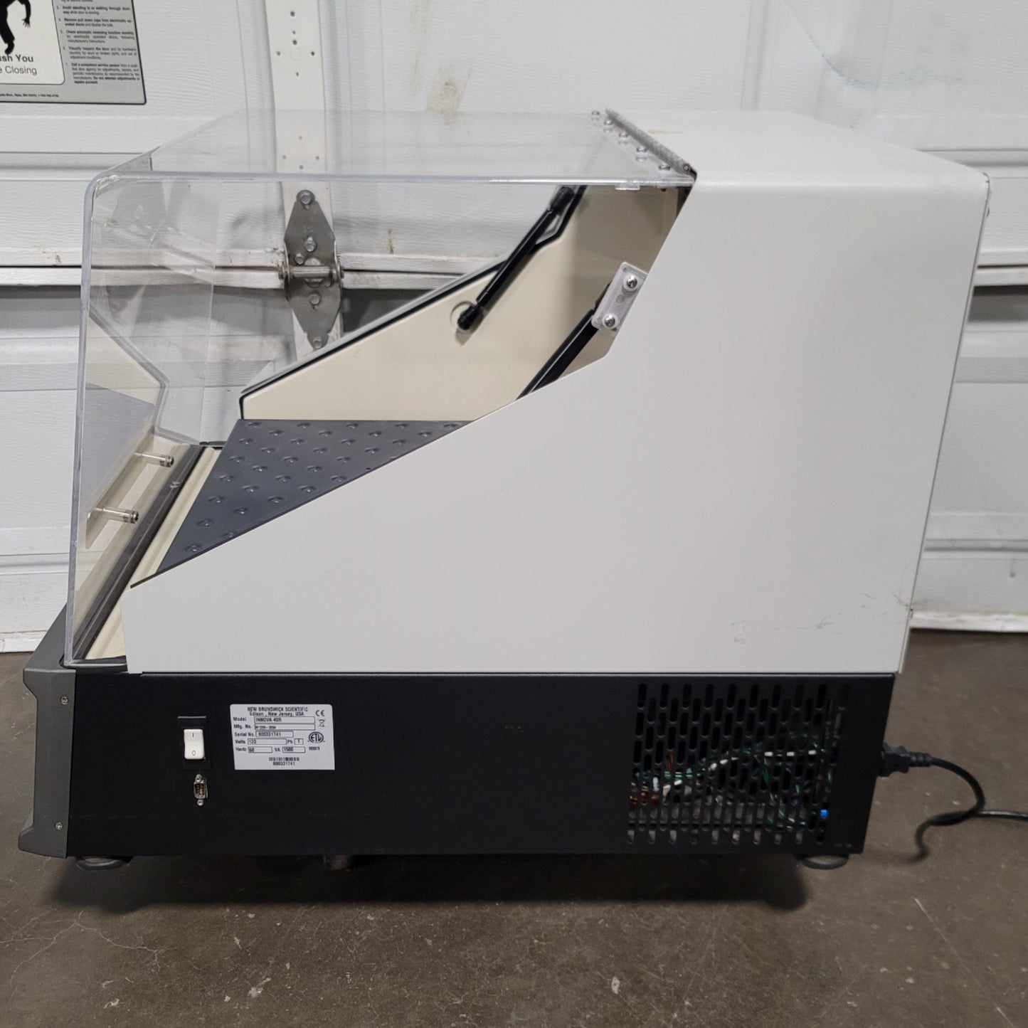 Used New Brunswick Innova 40R Orbital Shaker Incubator 1" Orbit 4-80°C 25-500RPM 120V