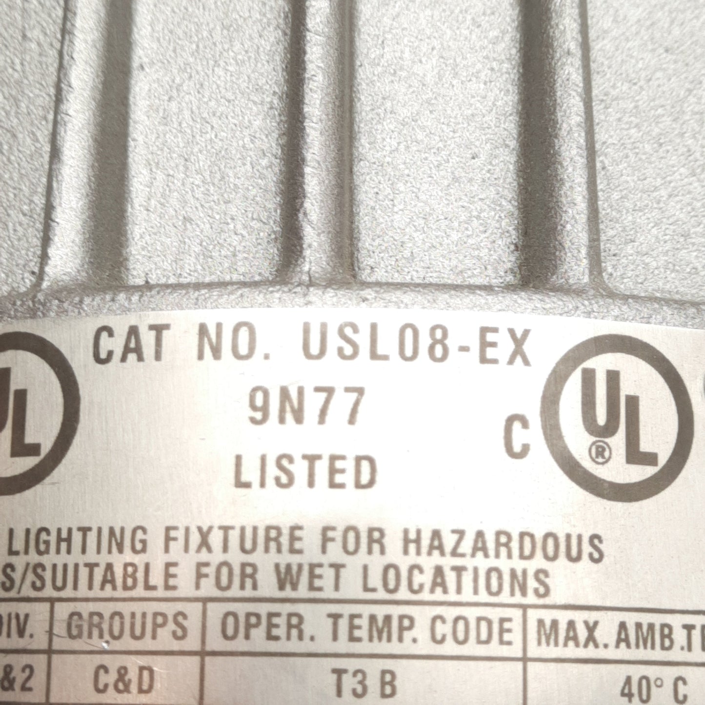 Used Lumiglass USL08-EX Explosion Proof Light, 120VAC 60Hz, 100W Lamp, 1/2in NPT