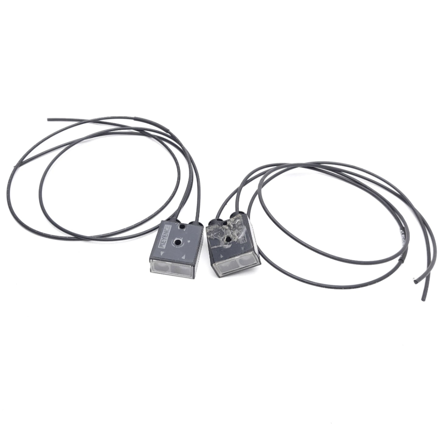 Used Lot of 2 Keyence CZ-40 Reflective Sensor Head, 70mm Detecting Area, 6mm Spot Min