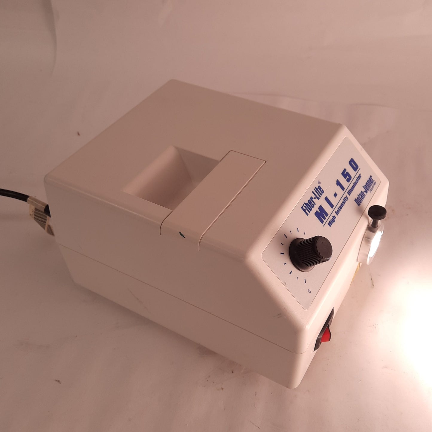 Used Fiber-Lite Mi-150 Fiber Optic Illuminator, ø15mm, White 3250K, 150W Lamp, 115VAC