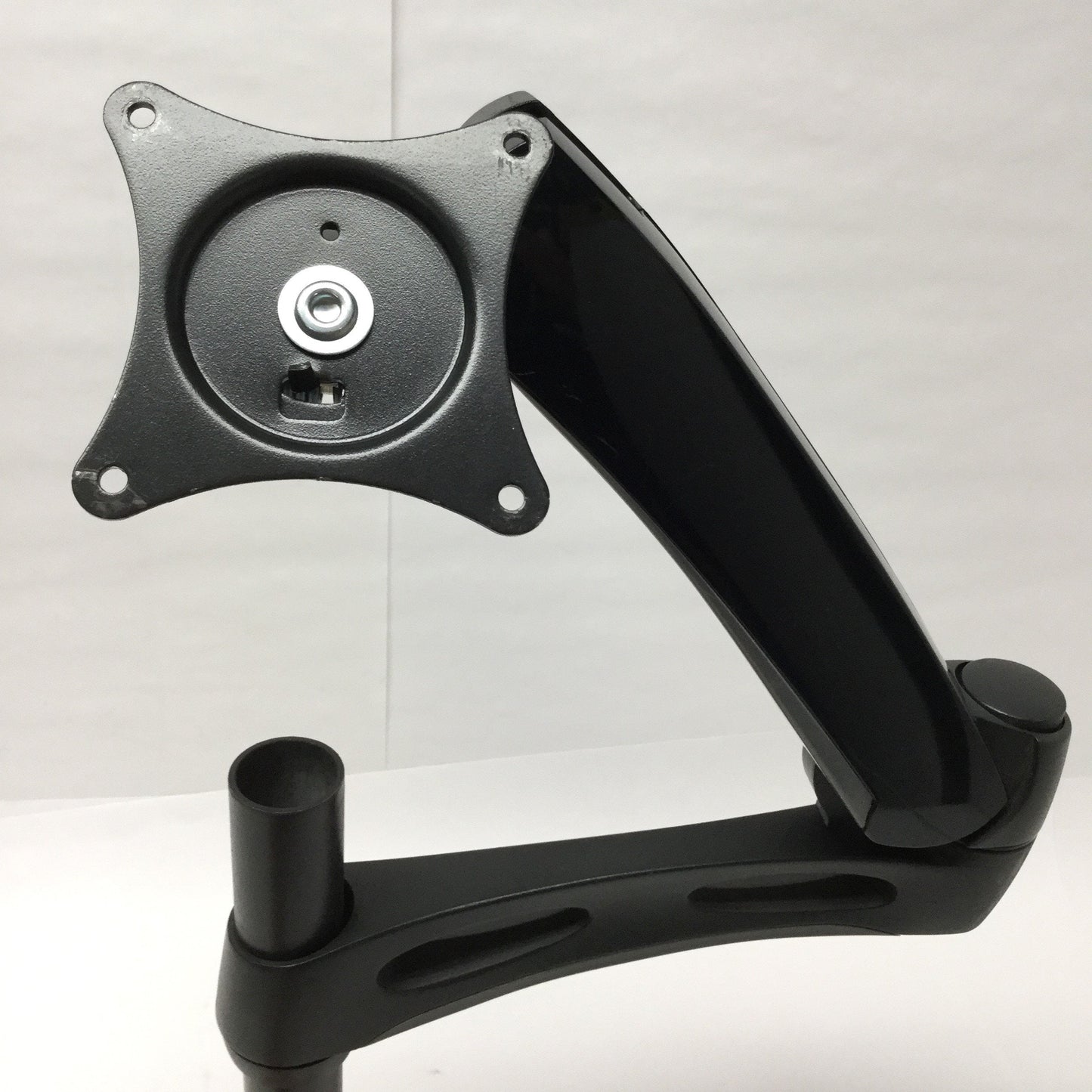 Used Ergotron 45-179-195 LX Single LCD Monitor Arm, Desk Mount, VESA 75 *No Clamp*