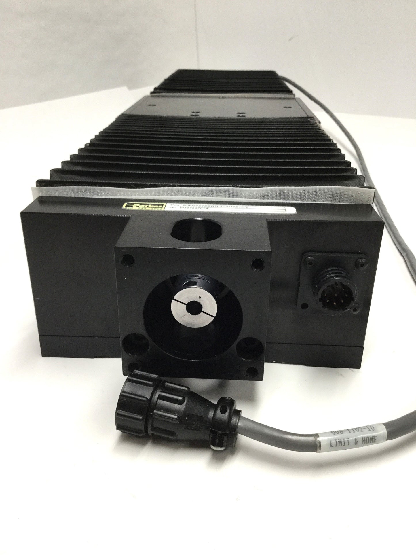 Used Parker 506020ST-ES-D2 Ballscrew Round Rail Linear Actuator 20" Travel, NEMA 23