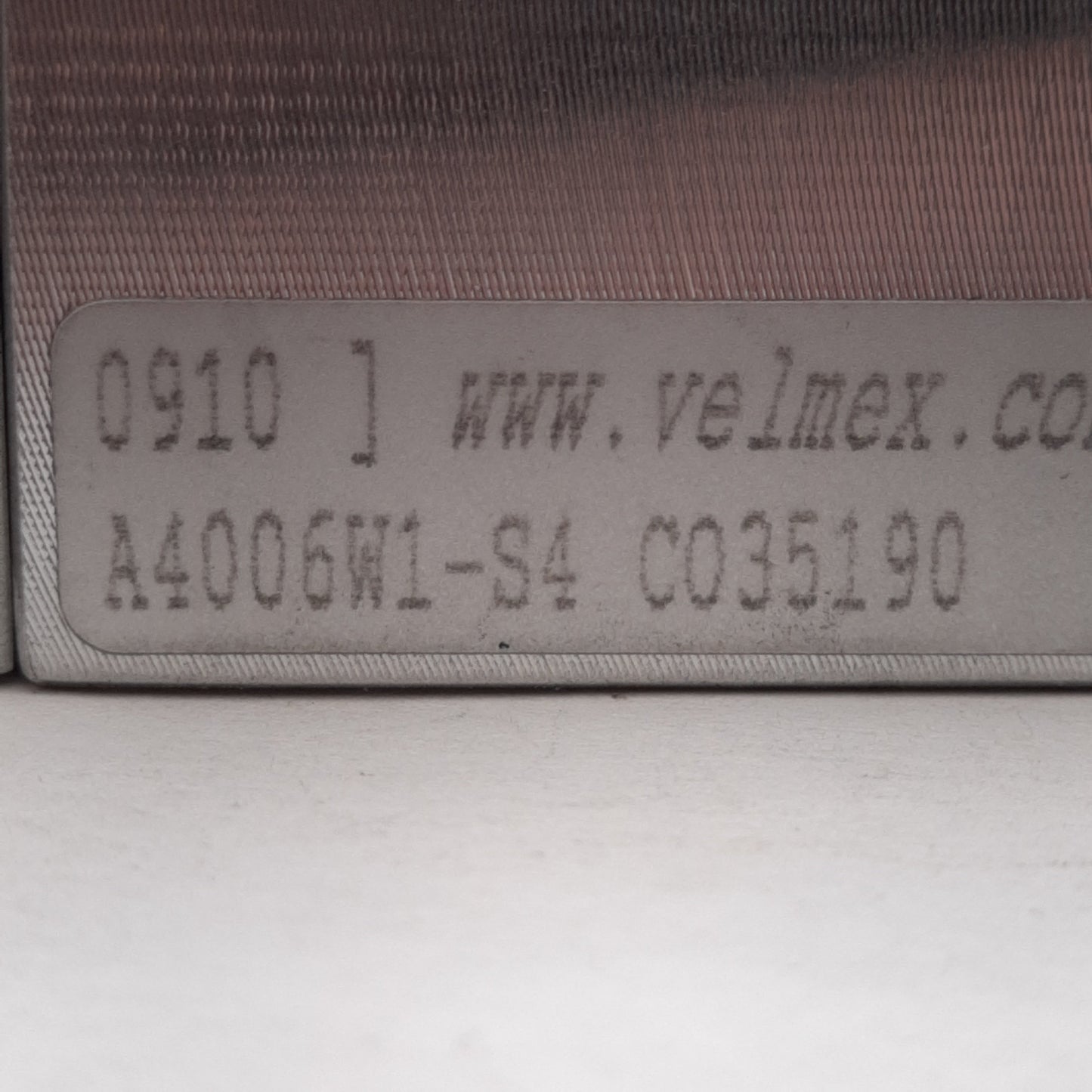 Used Velmex A4006W1-S4 Manual Linear Unislide Assembly, 0.1in Lead, 2in Travel