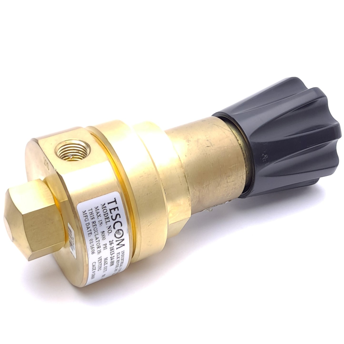 Used Tescom 26-1613-24-008 Regulator, 5000psig In, 500psig Out, Brass, 1/4in NPT