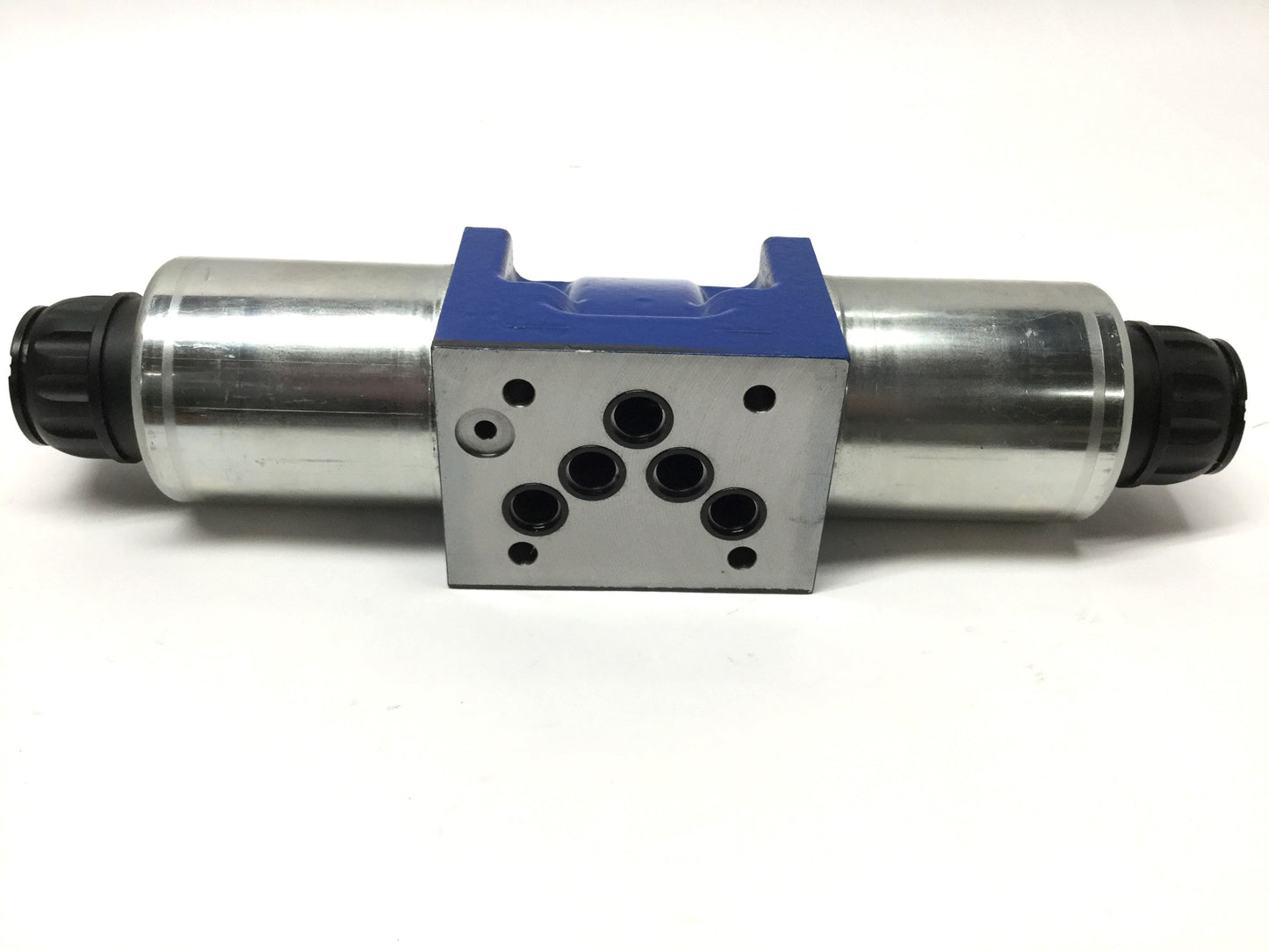 Used Bosch Rexroth R901469838 Hydraulic Directional Spool Valve 24VDC, 420bar