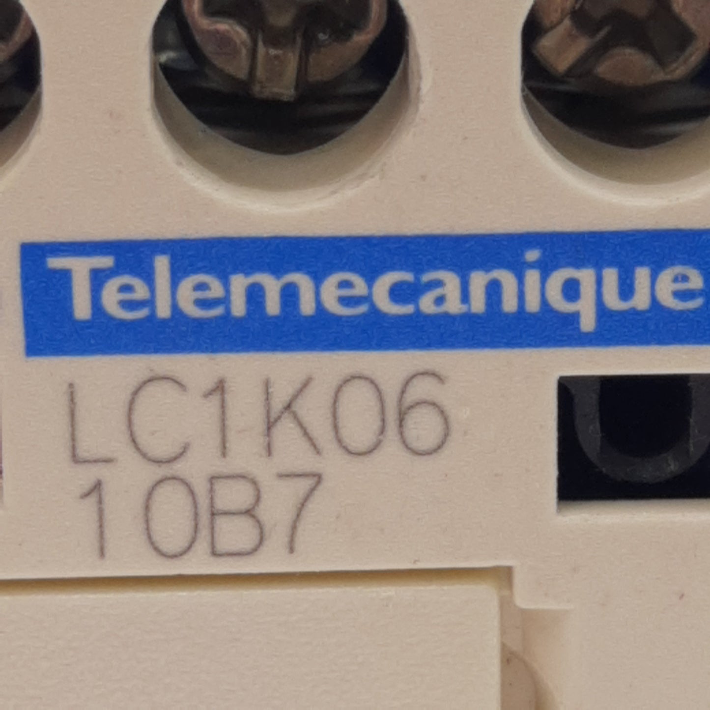Used Telemecanique LC1K0610B7 Contactor, 3-Pole, 3NO + 1NO Aux, 600V 6A, DIN Rail
