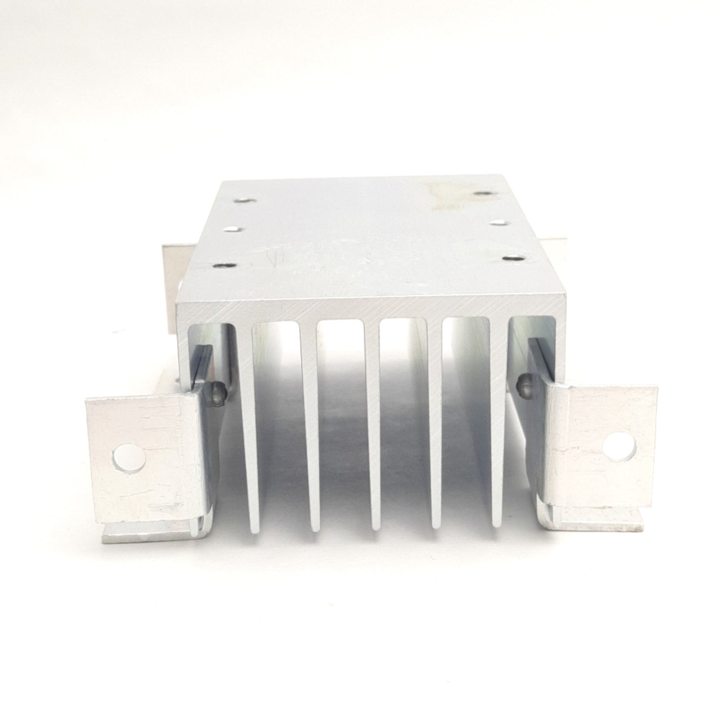 Used NTE Electronics R95-187 Aluminum Heat Sink For RS3 Relays, 4.12 x 1.60 x 3.36in