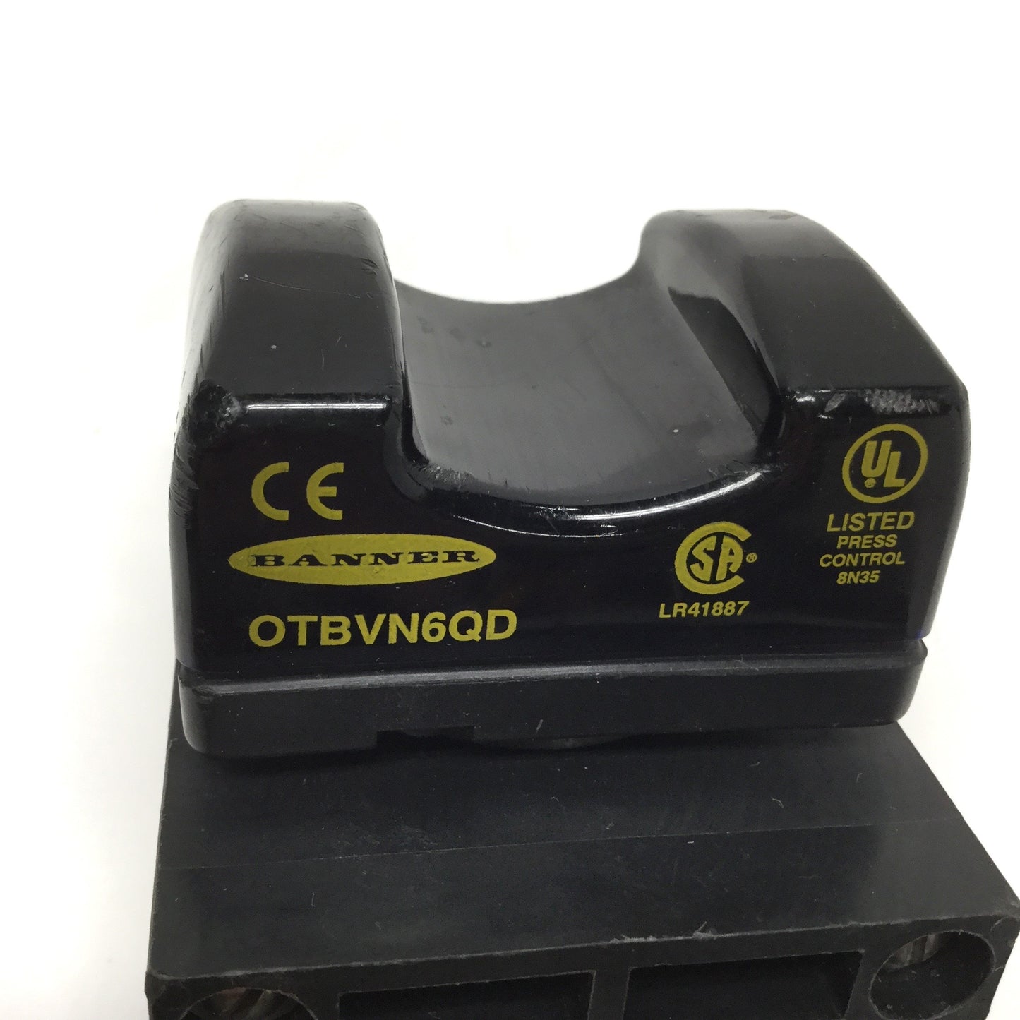 Used Banner OTBVN6QD Opto-Touch Momentary Action Switch 10-30VDC, NPN w/ Swivel Mount