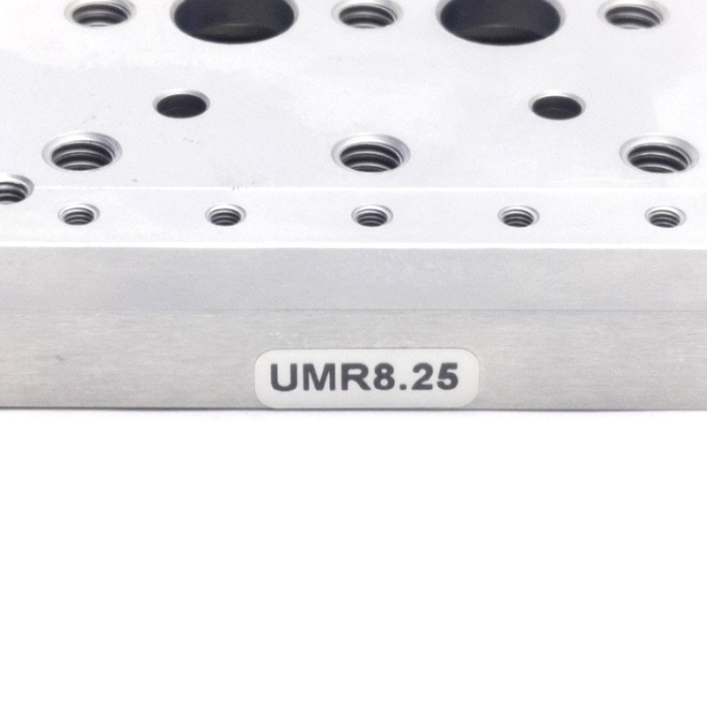 Used Newport UMR8.25 Precision Linear Stage 22mm Travel 80 x 92mm Stage M6/M4 Thread