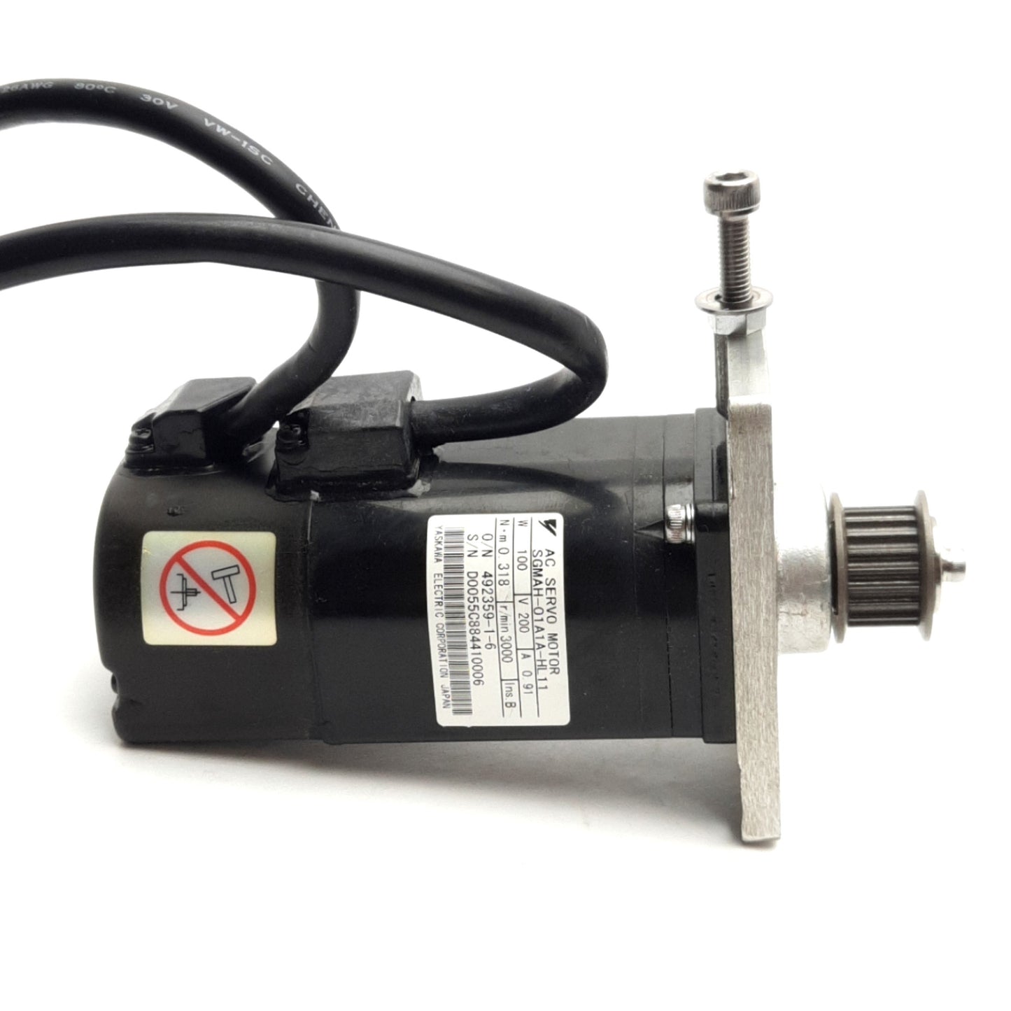 Used Yaskawa SGMAH-01A1A-HL11 Servo Motor, 200VAC 0.91A, 0.31Nm, 3000RPM, 100W