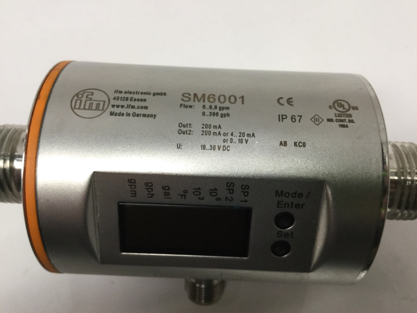 Used IFM SM6001 Magnetic Inductive Flow Meter Monitor, 6.6GPM, 19-30VDC, G1/2 Ports