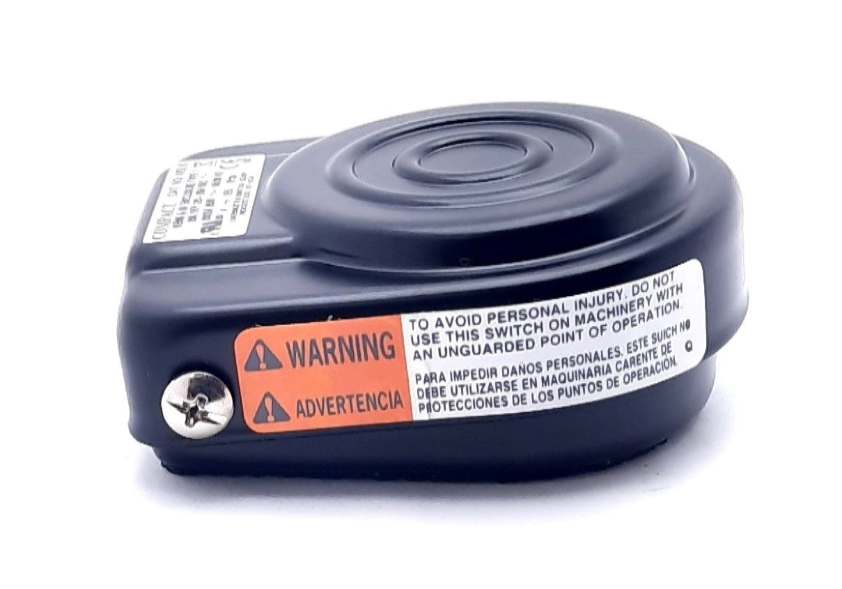 New Linemaster Compact 492-S Foot Switch Momentary Spring Return SPDT 250V, 20A