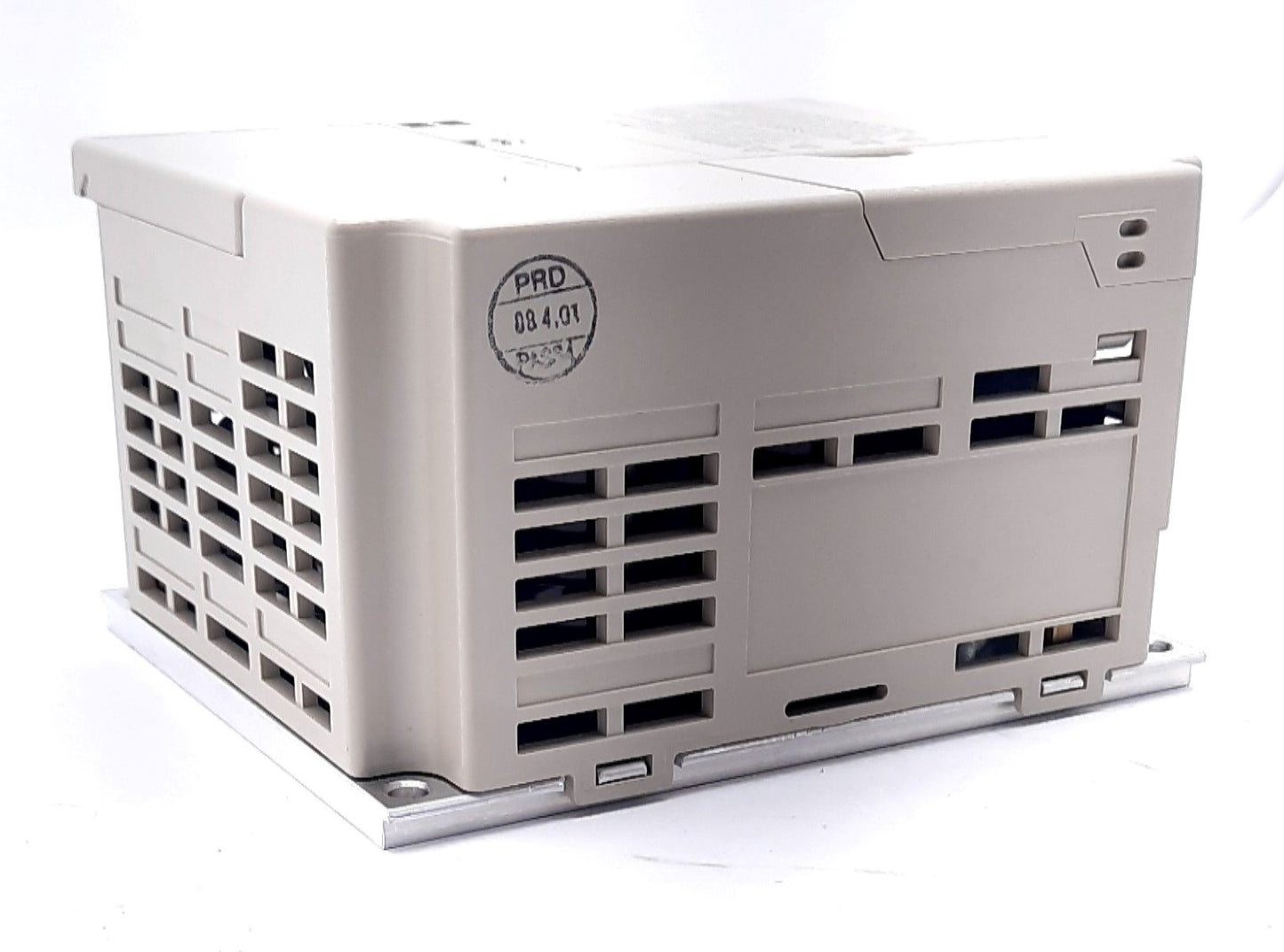 New Yaskawa CIMR-V7SU21P5 AC Drive 3 Phase, 200-230VAC, 11A, 0-230VAC, 8A