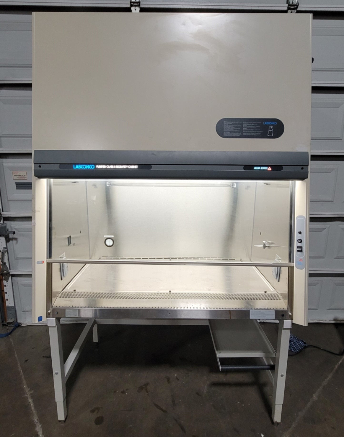 Used Labconco 36209043726 Purifier Class II Biosafety Cabinet 20CuFt, 296CFM, 120VAC