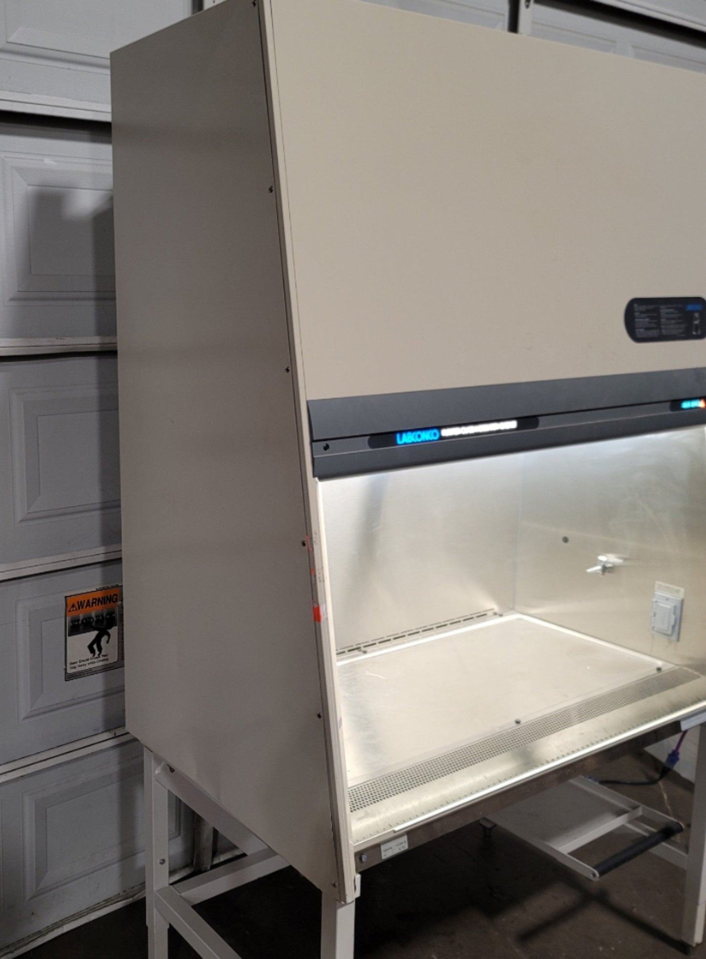 Used Labconco 36209043726 Purifier Class II Biosafety Cabinet 20CuFt, 296CFM, 120VAC