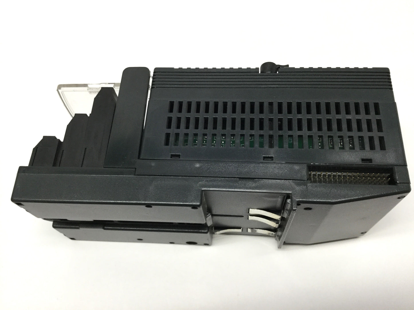 Used GE Fanuc IC200MDD843F VersaMax PLC Mixed I/O Module, 10x 24VDC In /6x Relay Out