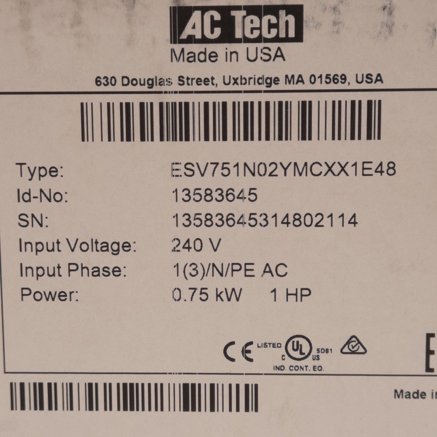 New Lenze ESV751N02YMC SMVector VFD 0-500Hz, 1/3PH 240VAC IN, 3PH 0-230VAC OUT