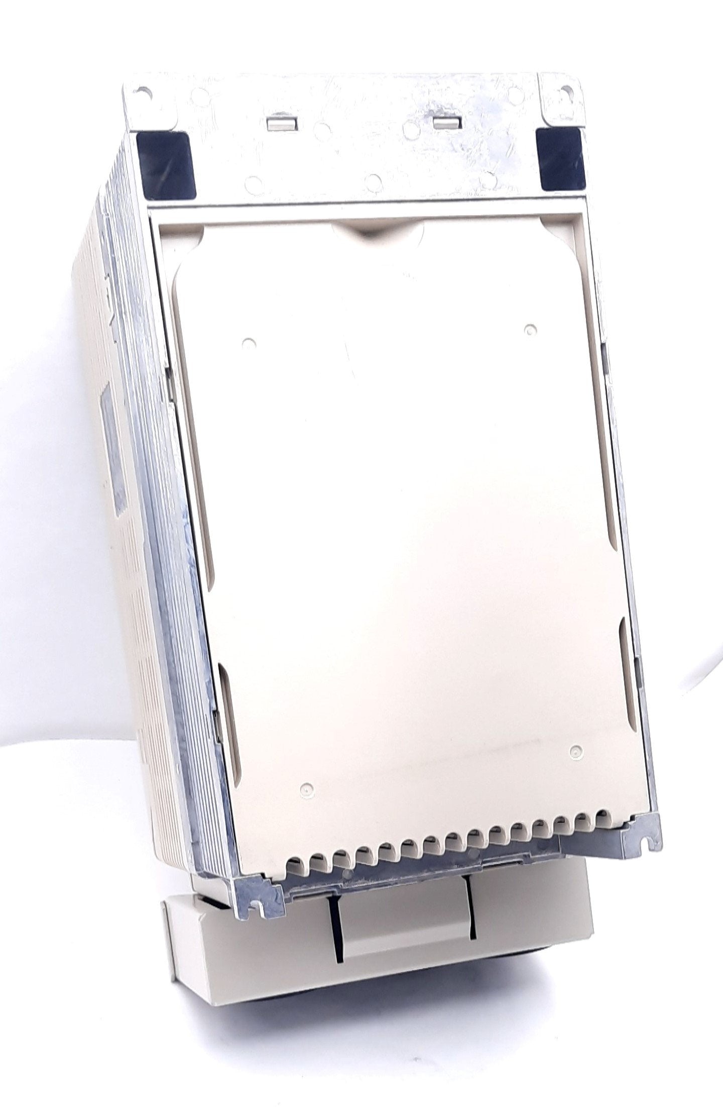 Used Yaskawa CIMR-AU4A0031FAA Variable Frequency Drive 3 Phase 380-480, 380-480VAC