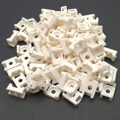 New – Open box Lot of 100 Panduit TM3S10-M69 Cable Tie Mount, M5 Mounting Hole, 21.9 x 15.5mm