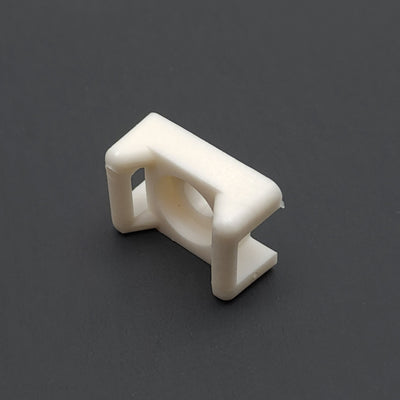 New – Open box Lot of 100 Panduit TM3S10-M69 Cable Tie Mount, M5 Mounting Hole, 21.9 x 15.5mm