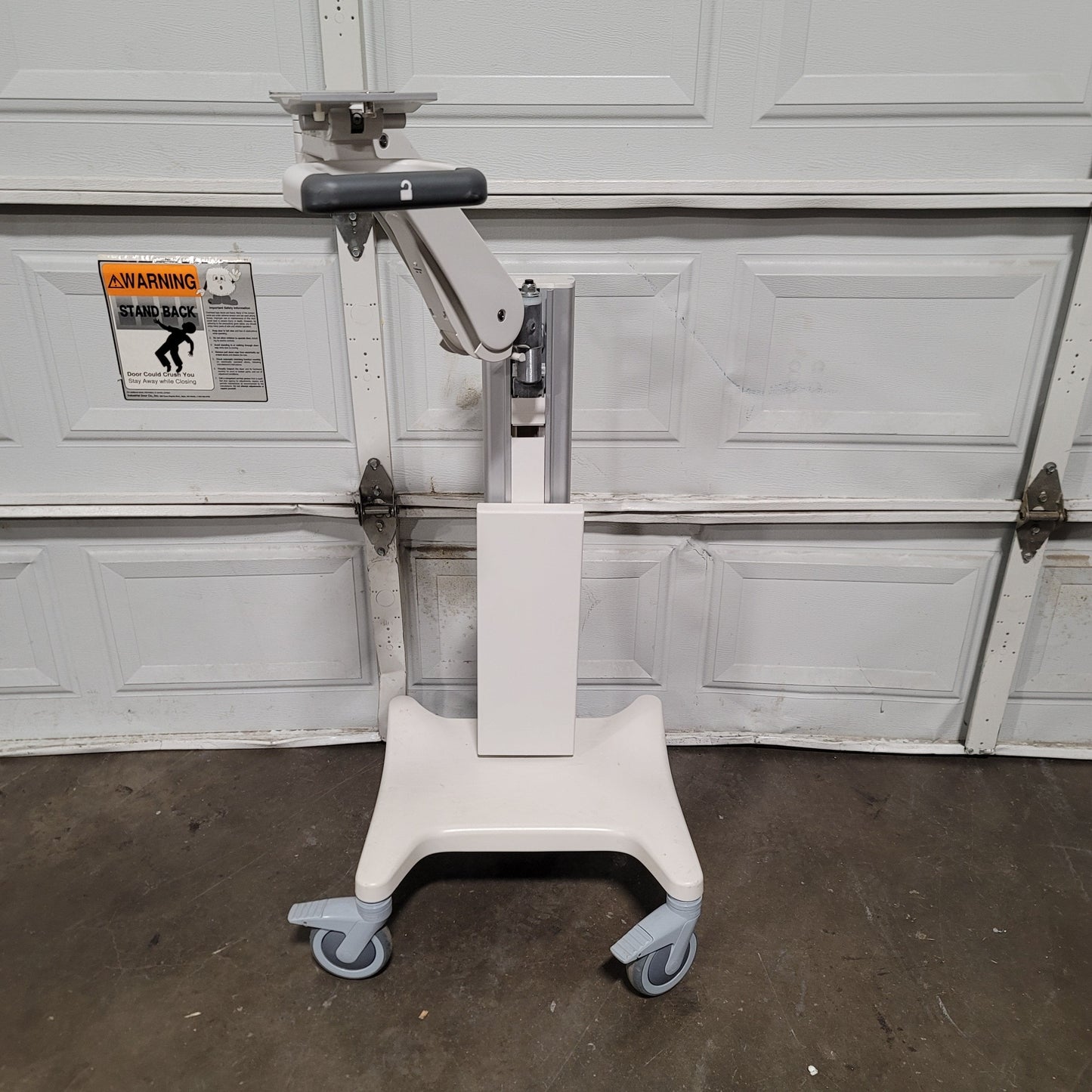 Used GCX RST-0008-07 Fixed Height Roll Cart With VHM-PL Variable Height Locking Arm