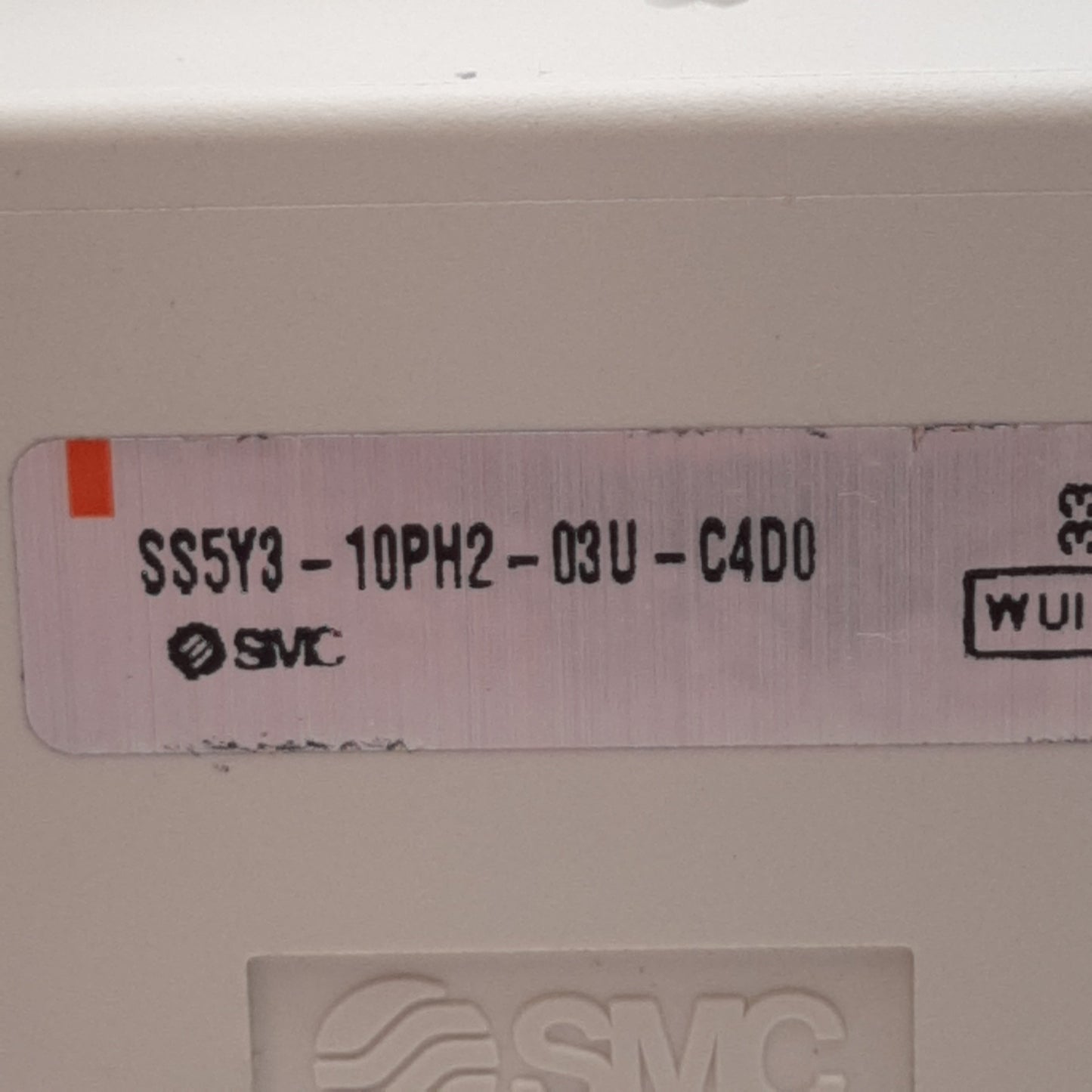 New – Open box SMC SS5Y3-10PH2-03U-C4D0 Pneumatic Manifold, 3-Station, ø4mm & ø8mm One-Touch