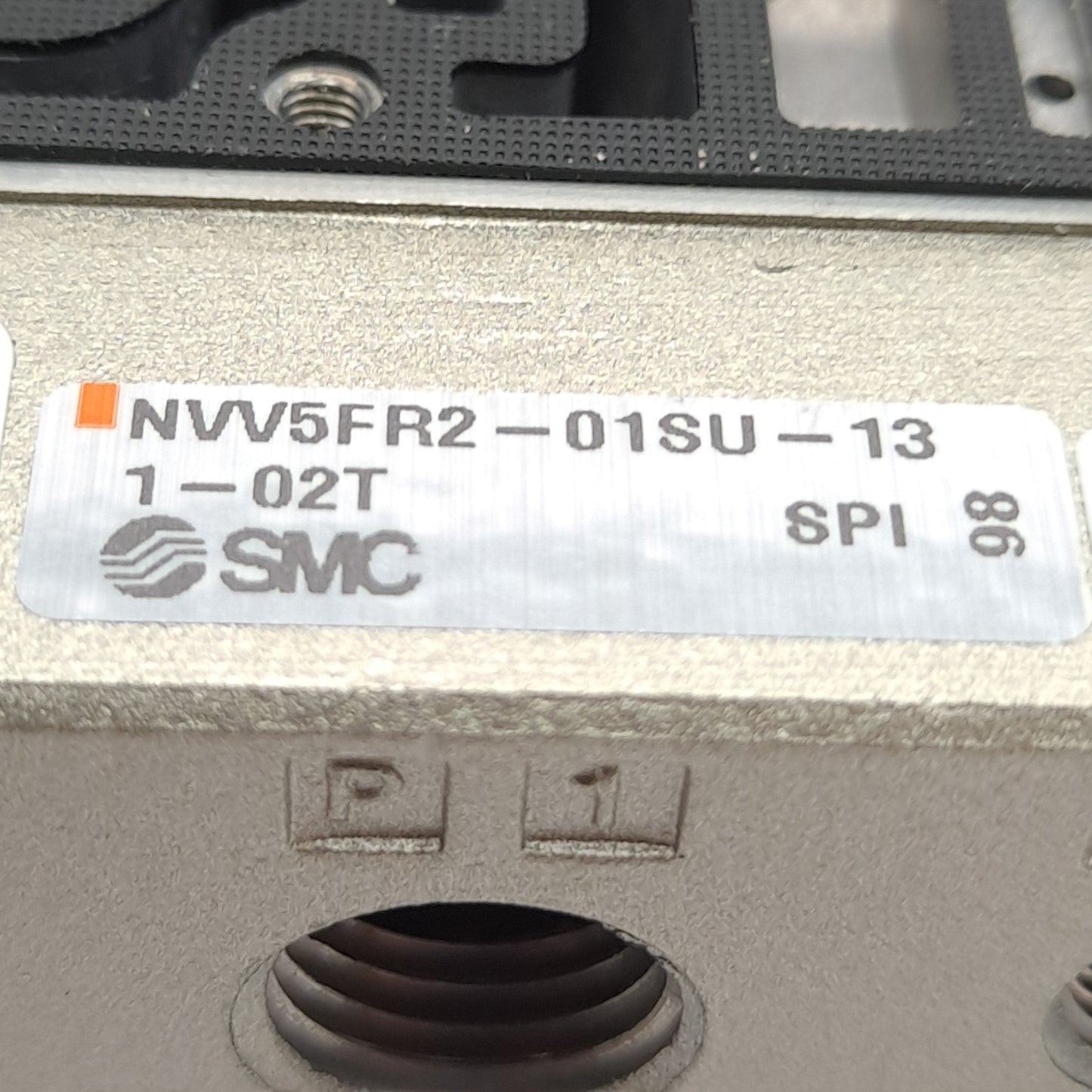 New – Open box SMC NVV5FR2-01SU-131-02T Manifold, 13-Station, 1/4in NPTF, 130psi Max