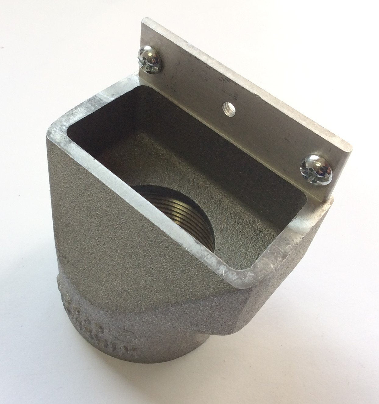 New Wiremold G3082 Raceway Conduit Connector Fitting 1-1/2" NPT