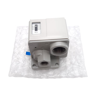 New SMC IS3000-02 Pneumatic Pressure Switch, 125/250VAC/30VDC, 0.1-0.7MPa, Rc1/4
