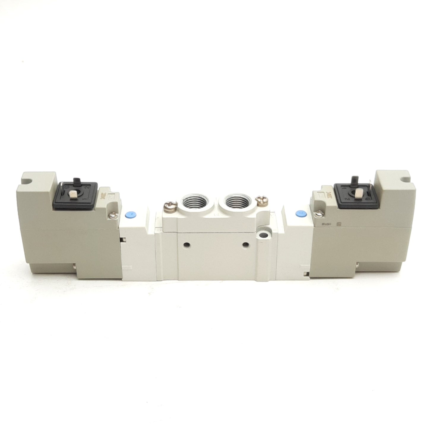 New SMC SY5220-5DO-01T Solenoid Valve, 2-Pos Double, 24VDC Coil, 1/8in NPTF