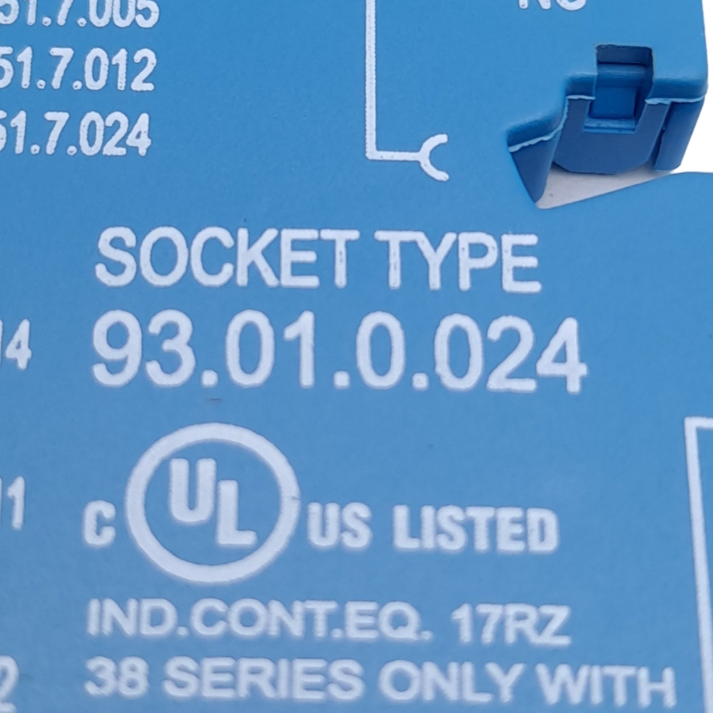 New – Open box Lot of 5 Finder 93.01.0.024 Relay Socket, 250V 6A, DIN Rail, For 34 Series Relay