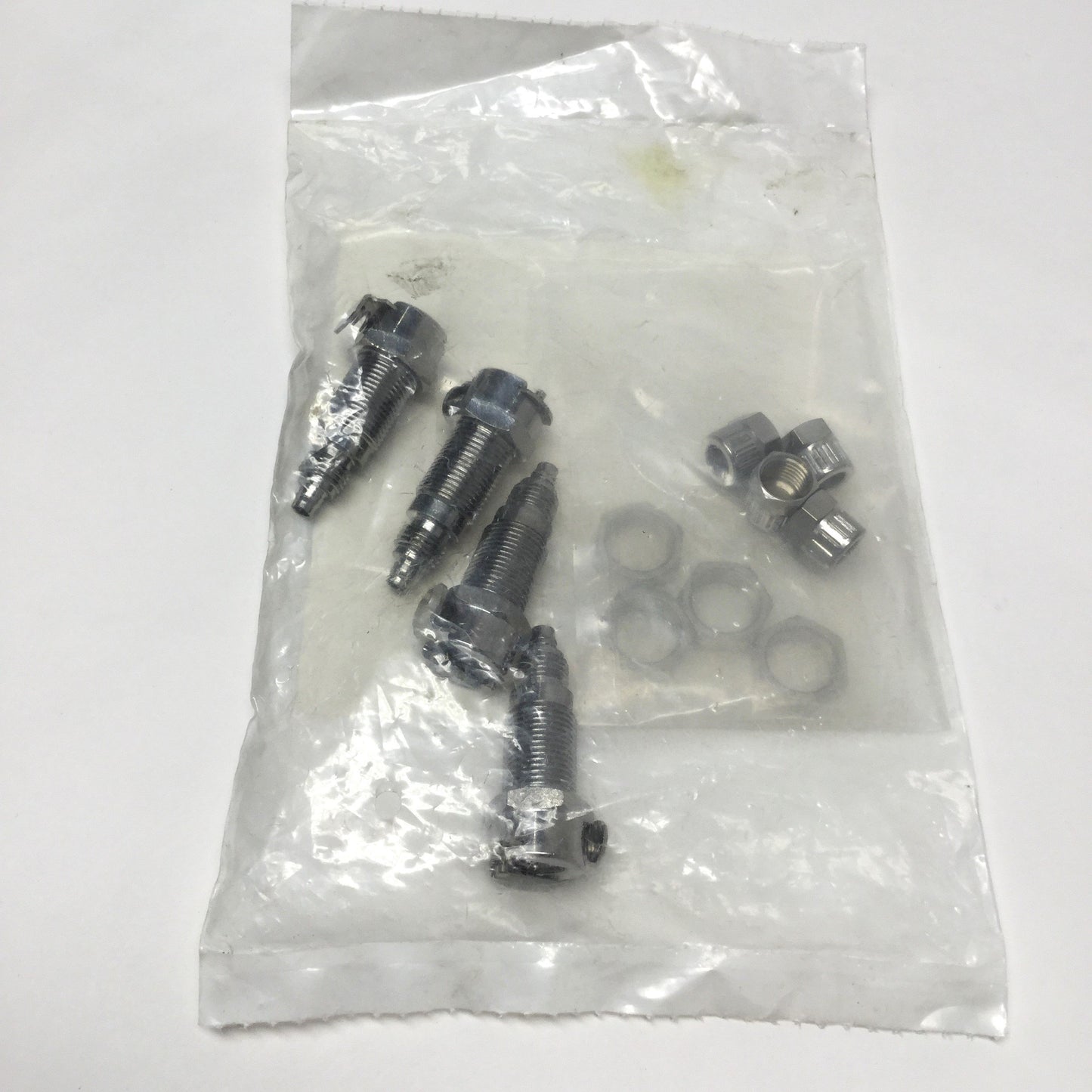 New Lot of 4 CPC Colder MCD1204 Valved Panel Mount Coupling Body, 1/4" PTF, 250psi