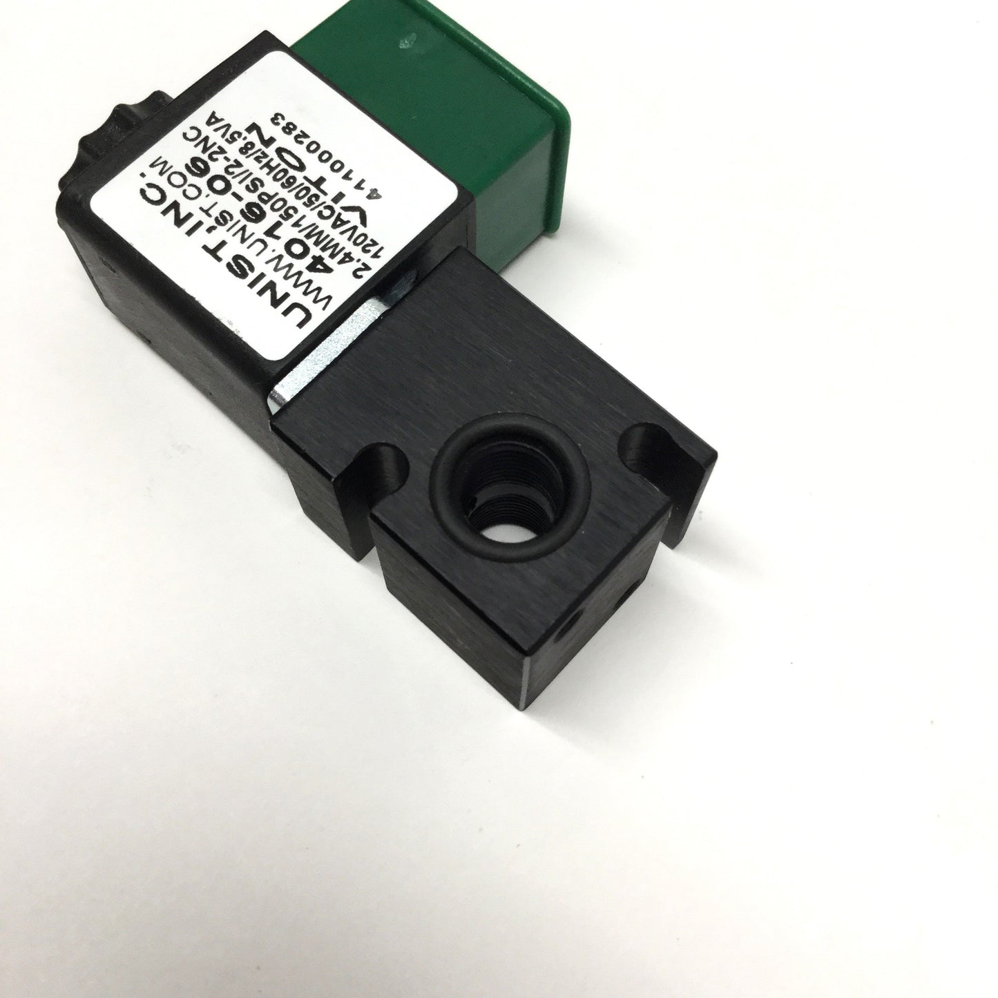 New – Open box Unist 4016-06 MQL Lubrication Solenoid Valve w/O-Ring 120VAC Coil, 2.4mm Orifice