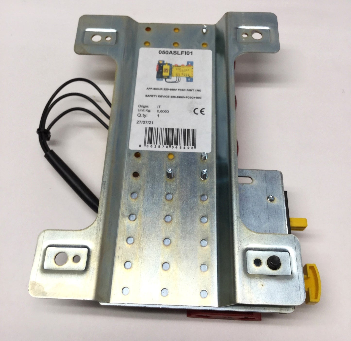 Used Elfin 050ASLFI01 Flashing Safety Signaling Device 600VAC 1/3PH, 1NC Interlock