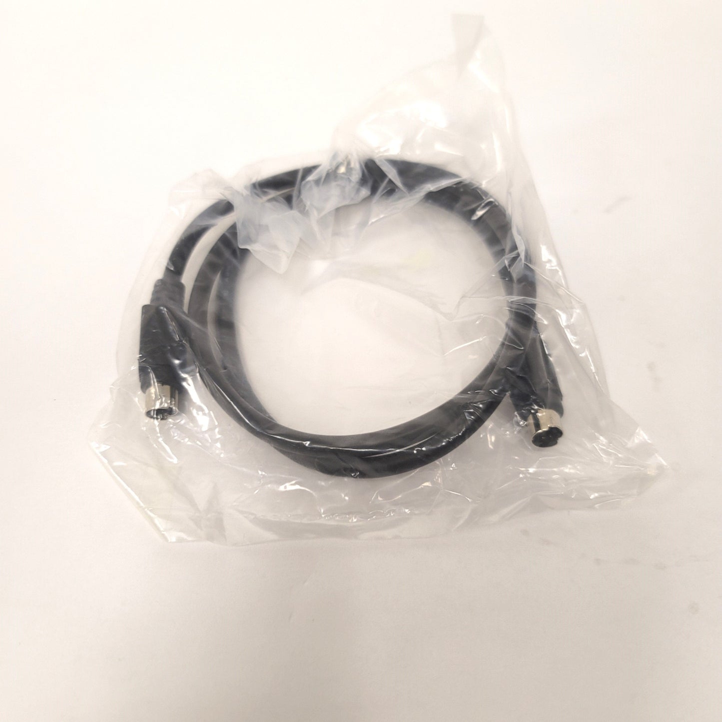 Open box NTI VOPEX-SV-2-LC 2-Port S-Video Splitter, SVGA 800x600, 150MHz, 120VAC